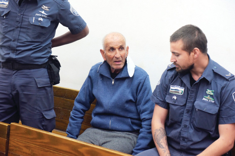 &quot;לא הרגשתי צורך לדבר איתו או להסתכל עליו&quot;. פרג' בבית המשפט. צילום: אבשלום ששוני