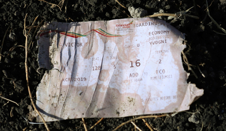 שרידי המטוס האתיופי שהתרסק. צילום: רויטרס 