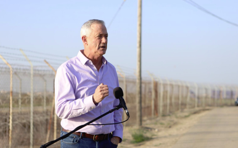 בני גנץ בנחל עוז. צילום: יובל כהן אהרונוב