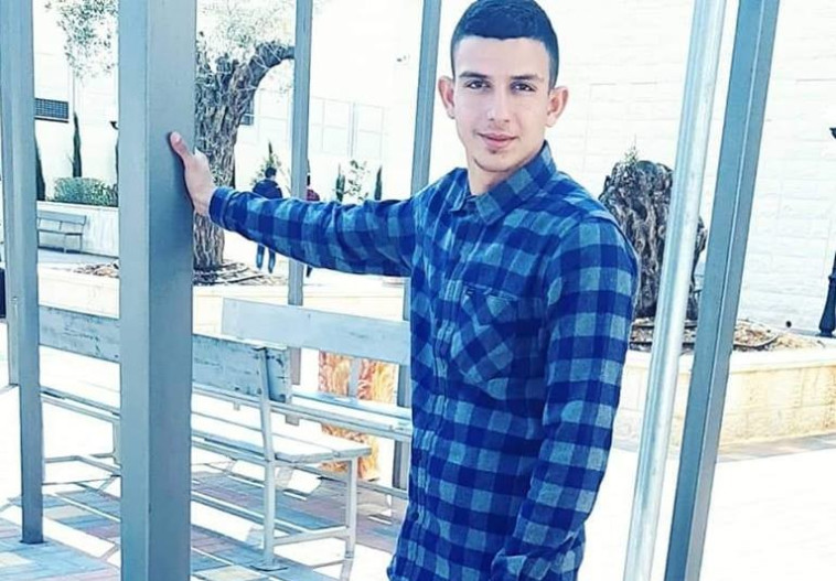 עומר אבו לילא, המחבל שביצע את הפיגוע באריאל. קרדיט: צילום מסך פייסבוק