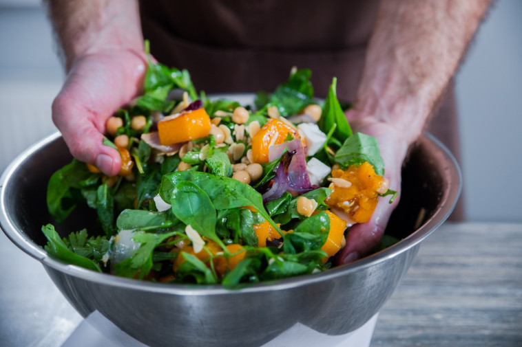 סלט תרד, פטה, חומוס ודלעת צלויה, צילום: אמיר מנחם, בי&quot;ס בישולים