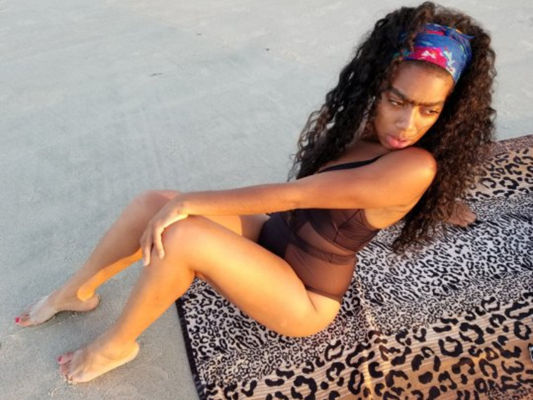 SWNS :ג'סלין ג'ונס. צילום