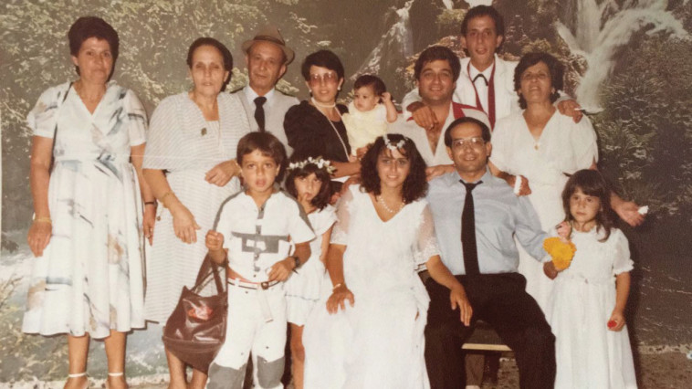 יוני רועה משפחה אלבום פרטי. פרטי 