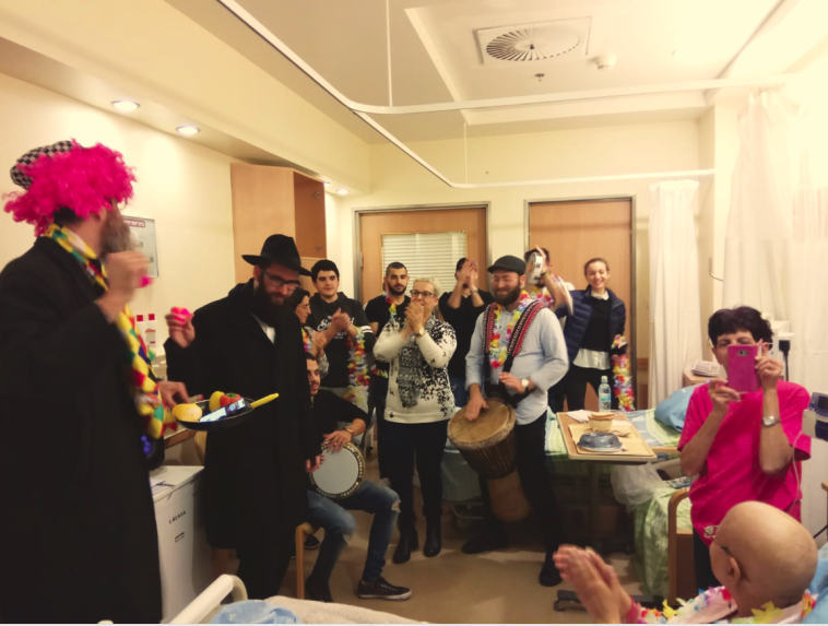 פעילות של עמותת רוח ונשמה בבית החולים. צילום: עמותת רוח ונשמה