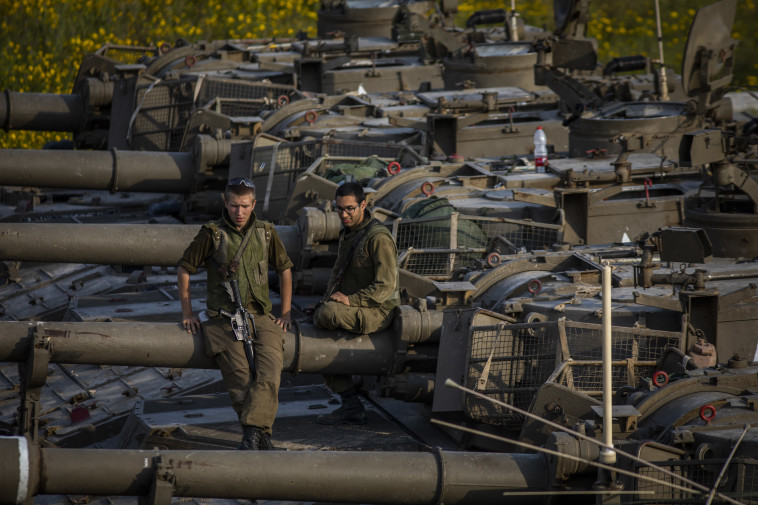 חיילי צה&quot;ל בגבול רצועת עזה. צילום: AFP