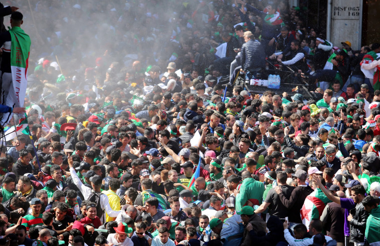 מחאה נגד בוטפליקה. צילום: רויטרס