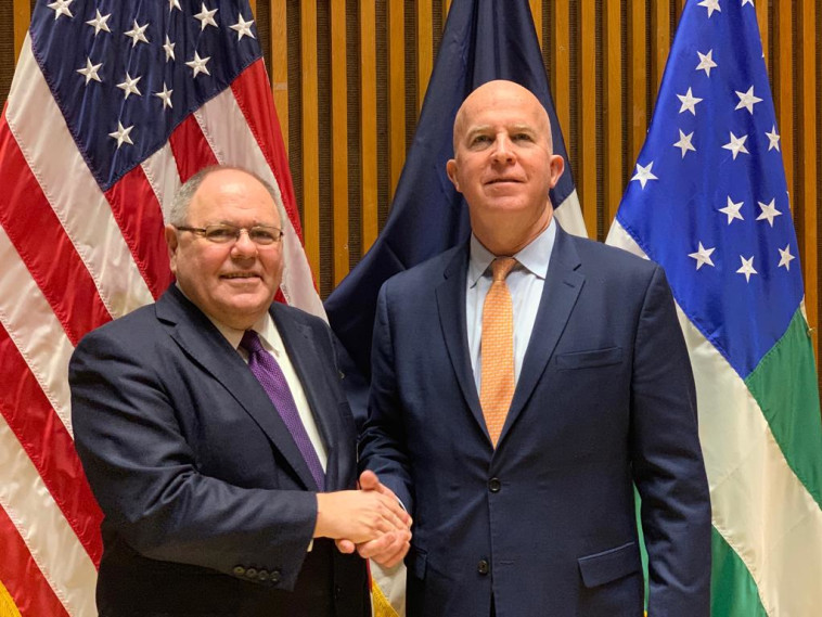 דני דיין והמפקח הכללי של משטרת ניו יורק