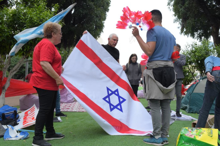 תושבי הדרום במאהל המחאה בתל אביב. צילום: אבשלום ששוני
