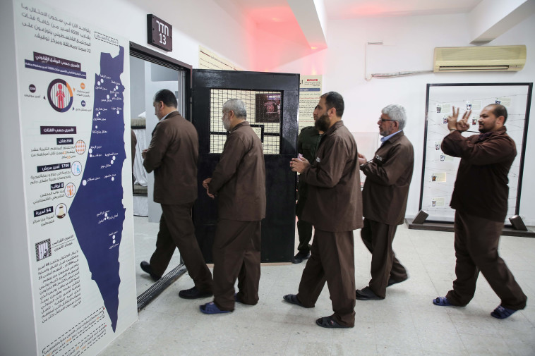 &quot;גמגום והססנות&quot;. האסירים הביטחוניים מנהלים את הכלא? צילום: חסן ג'די, פלאש 90 