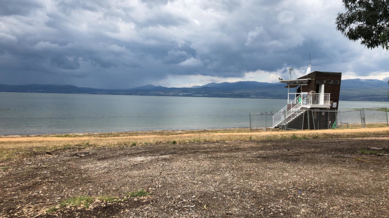 חופי הכנרת בגשם. צילום: רשות הכנרת