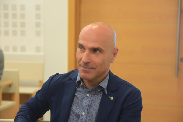 שלט בלשכה ללא עוררין עד שהסתבך. אפי נוה, צילום: אבשלום ששוני