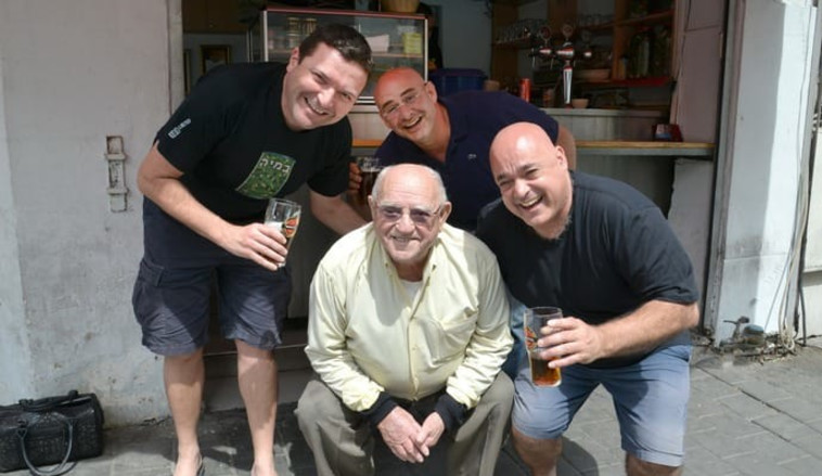 צוות סנהדרינק אצל ''מתי המקלל''