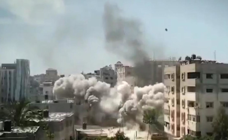 הפצצת בניין ביטחון הפנים של חמאס. קרדיט: רשתות ערביות