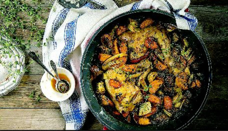 עוף עם ירקות בתנור. צילום: אתר &quot;בישולים&quot;