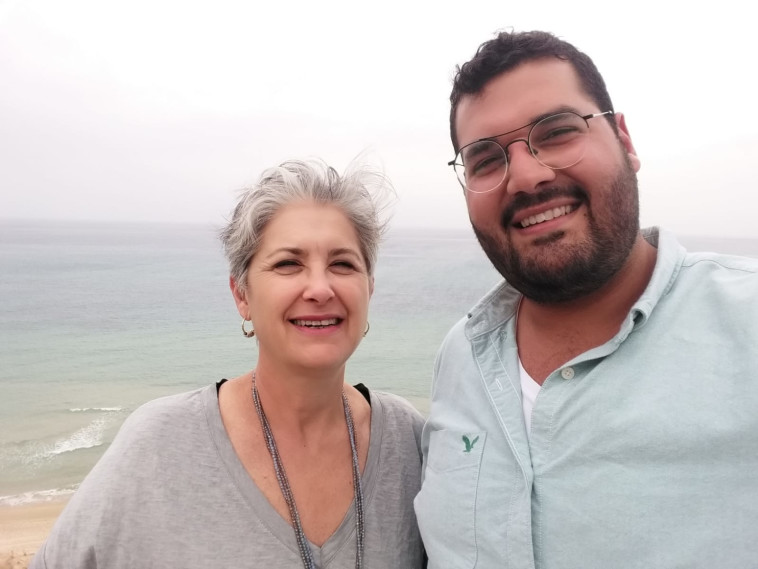 אייל נסים ועו&quot;ס אורלי פרנקו. צילום: באדיבות עמותת &quot;עמית לדרך&quot; 