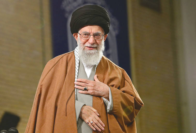 רשת לשירותו? המנהיג העליון של איראן עלי חמינאי, צילום: AFP