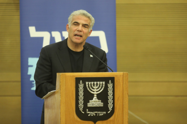 לפיד. &quot;ניר ברקת הפך לציניקן כבר בהצבעתו הראשונה&quot;. צילום: מרק ישראל סלם