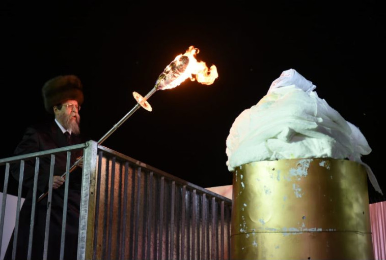 הדלקה בהילולת ל''ג בעומר במירון