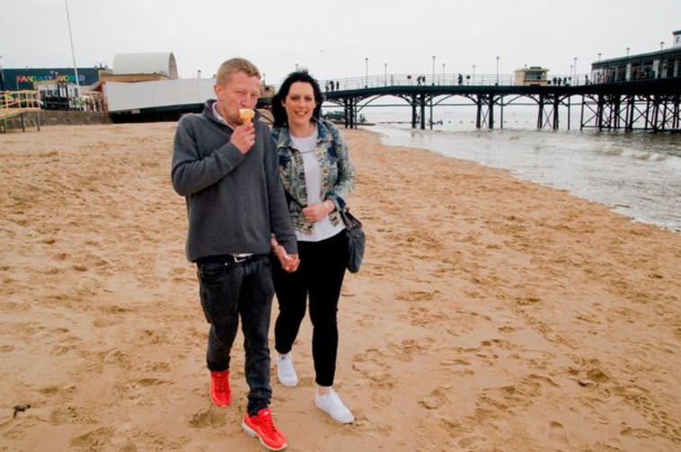 Triangle News :היינס וניקול. צילום