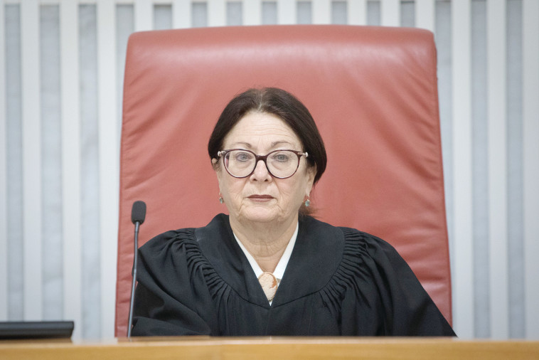 נשיאת ביהמ&quot;ש העליון חיות. תכריע בסוגיה יחד עם השופטים פוגל ומלצר. צילום: נעם ריבקין פנטון, פלאש 90