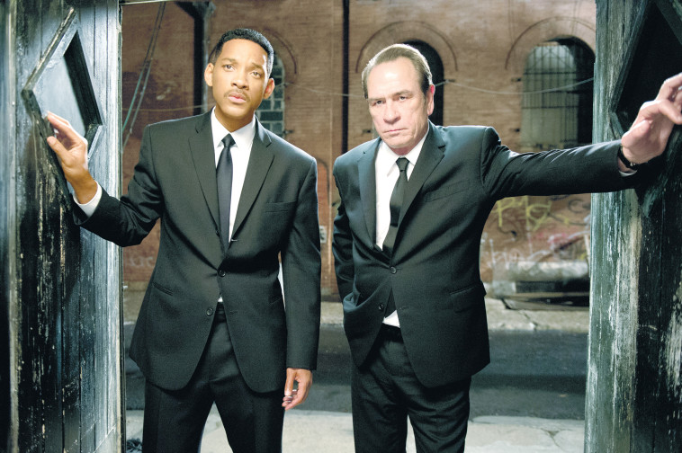 ויל סמית, טומי לי ג'ונס, &quot;גברים בשחור&quot; . יס 