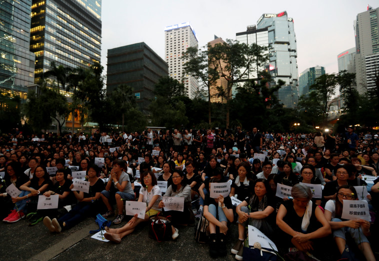 שמרו על עצמאותם. מפגינים בהונג קונג, צילום: REUTERS/Jorge Silva