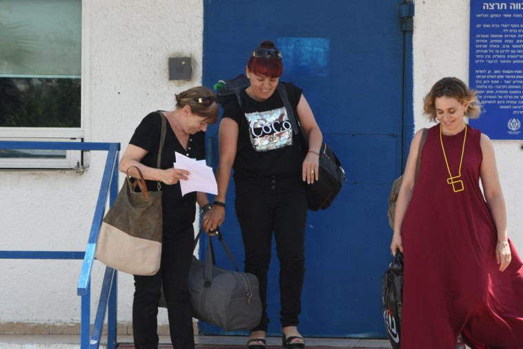 יוצאת היישר להוסטל. דלאל דאוד. צילום: אבשלום ששוני