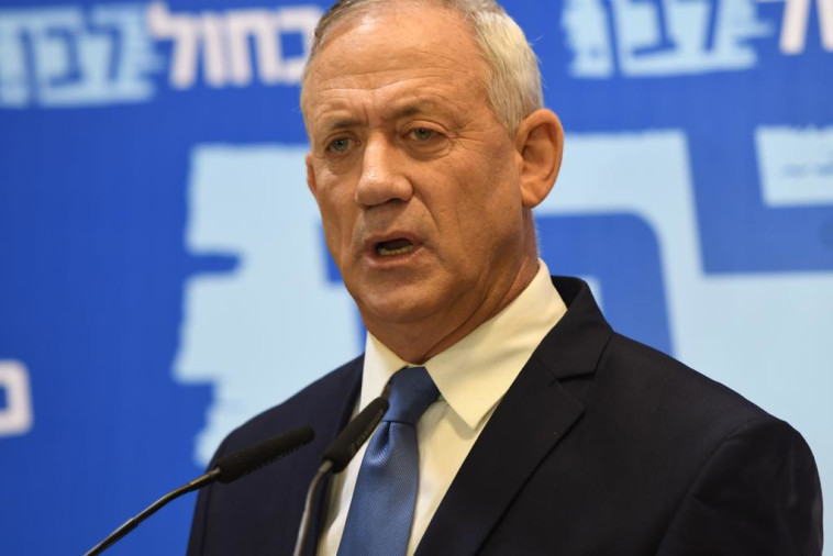 בני גנץ. צלם : אבשלום ששוני 