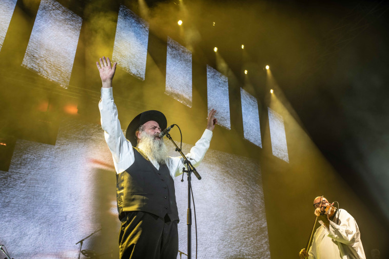 ביצוע עילאי ובלתי צפוי. שולי רנד שר מאיר אריאל. צילום: שלומי פינטו 