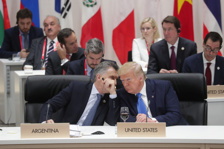 טראמפ ומאקרי. בעקבות לחץ אמריקאי. צילום: רויטרס