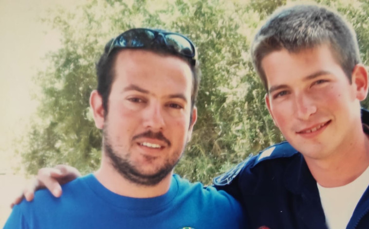 &quot;הכין לנו ארוחת פסטות ופיצות&quot;. רודריגו ז&quot;ל עם שי דמבוביץ. צילום פרטי