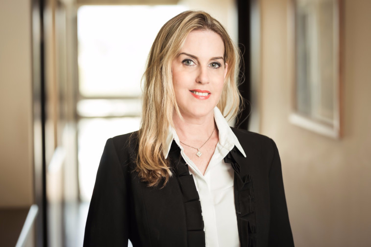 עו&quot;ד יונית נחום המייצגת את השוטרת. צילום: דורון לצטר