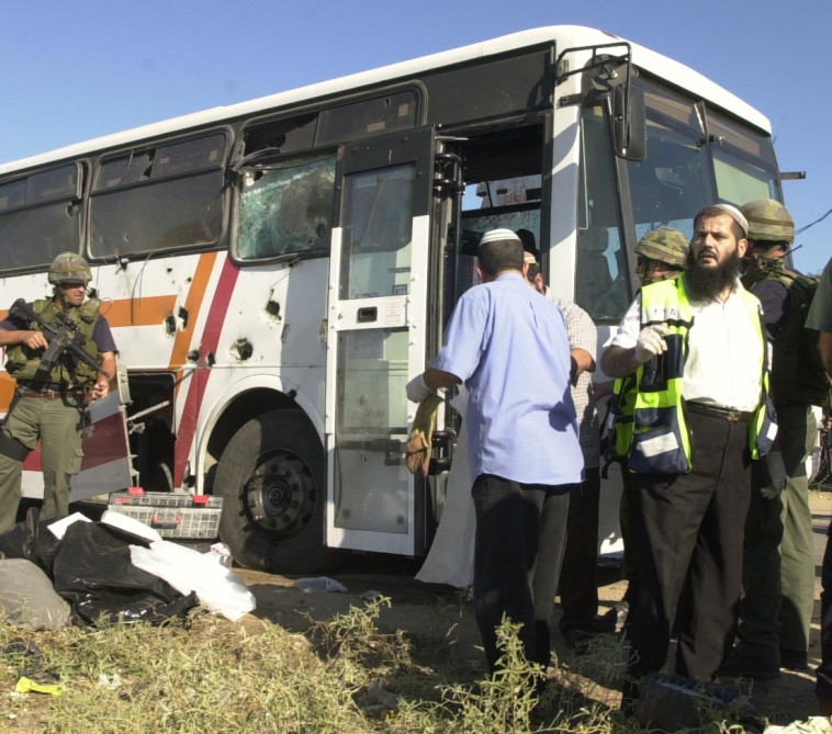 פיגוע בכפר דרום. צילום: גדי קבלו