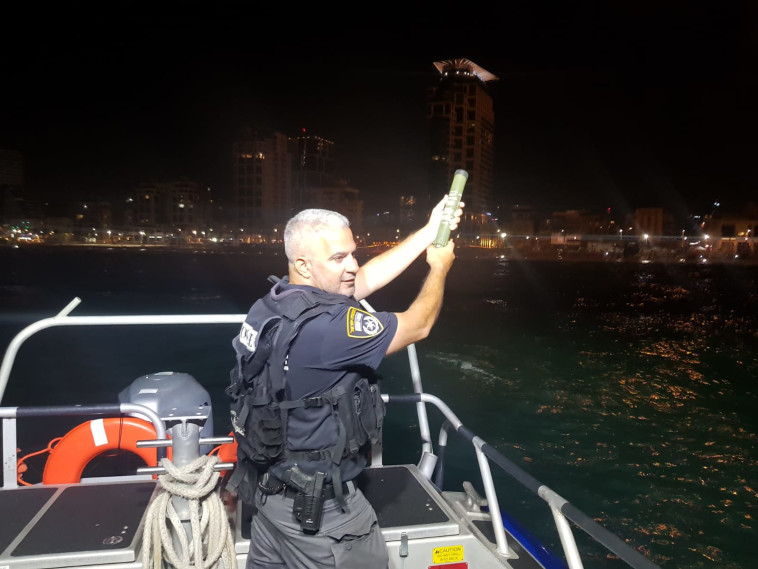 החיפושים הליליים. צילום: דוברות המשטרה