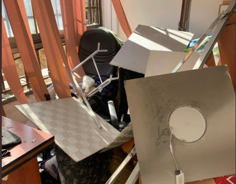 נזקי התקיפה. צילום: רשתות ערביות