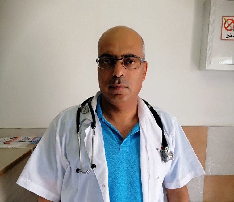 טיפל בילדה. ד&quot;ר ג'בר אבו עאבד. צילום: פרטי