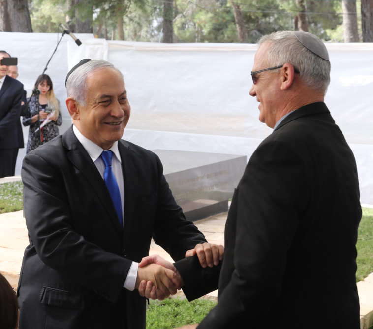 בנימין נתניהו ובני גנץ. צילום: מרק ישראל סלם