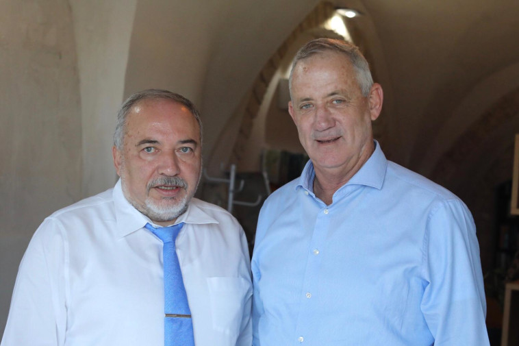 בני גנץ ואביגדור ליברמן. קרדיט: אלעד מלכא