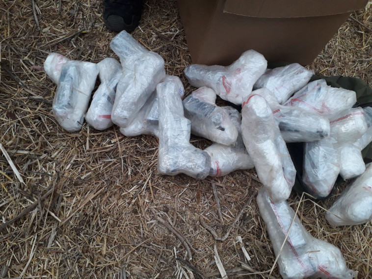 האקדחים שנתפסו. קרדיט: דובר צה&quot;ל