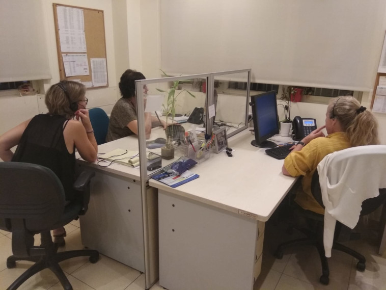 משמרת בקו הסיוע של נט"ל