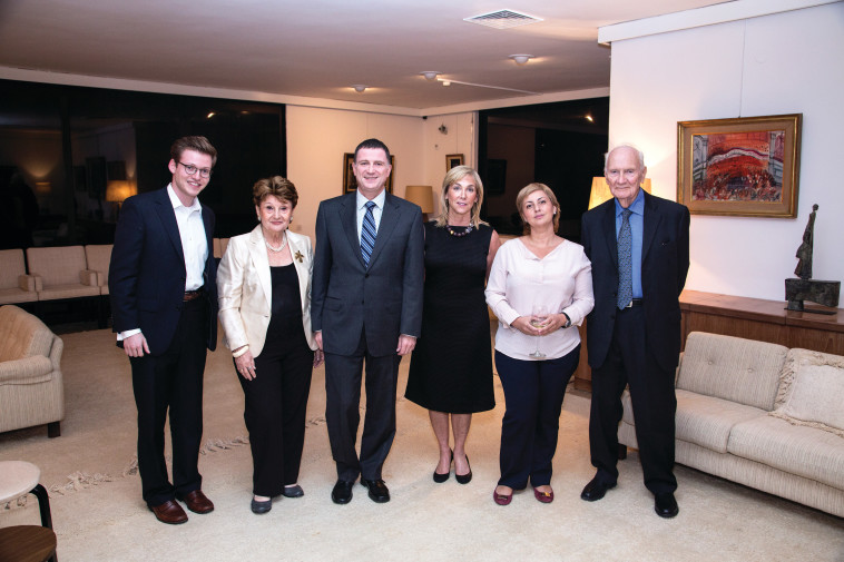 מפגש ועדת פרס בראשית. צילום:נטשה קופרמן