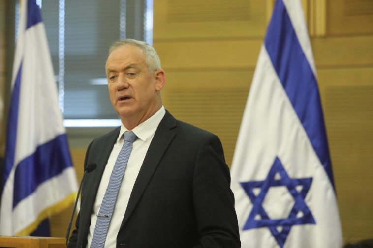 גנץ היום בישיבת הסיעה. צילום: מרק ישראל סלם