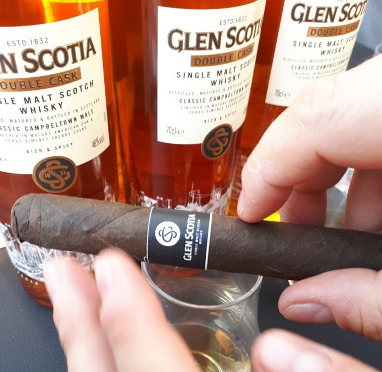 וויסקי וסיגרים