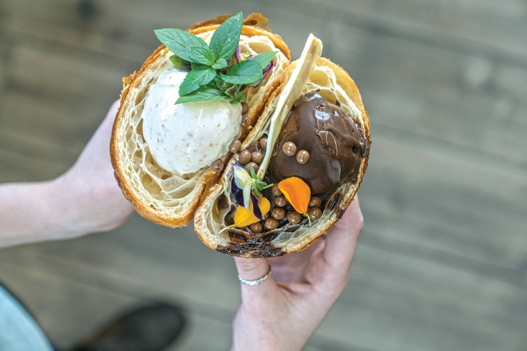 מאפיית נועלוש. צילום: אנטולי  מיכאלו.: 