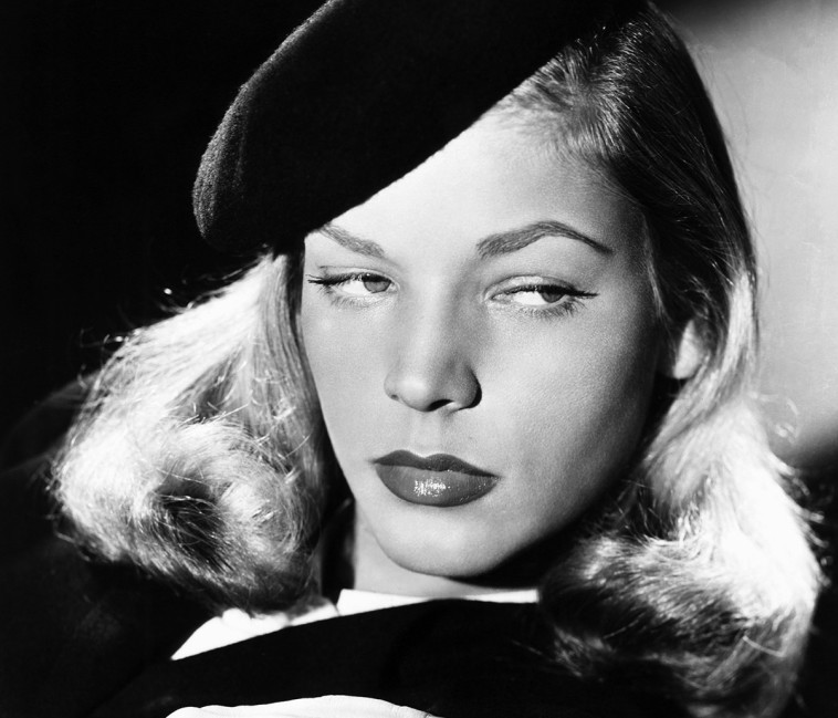 לורן באקול מבט משמיים. צלם : Everett Collection