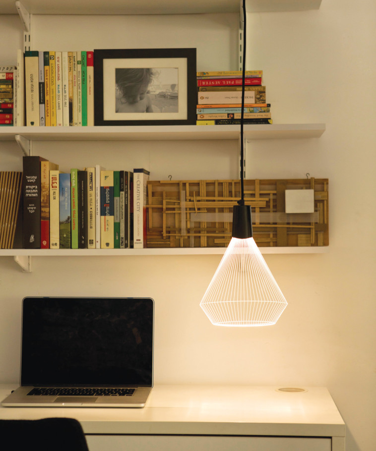 שנדליר מעוצב. צילום: מיכאל טופיול