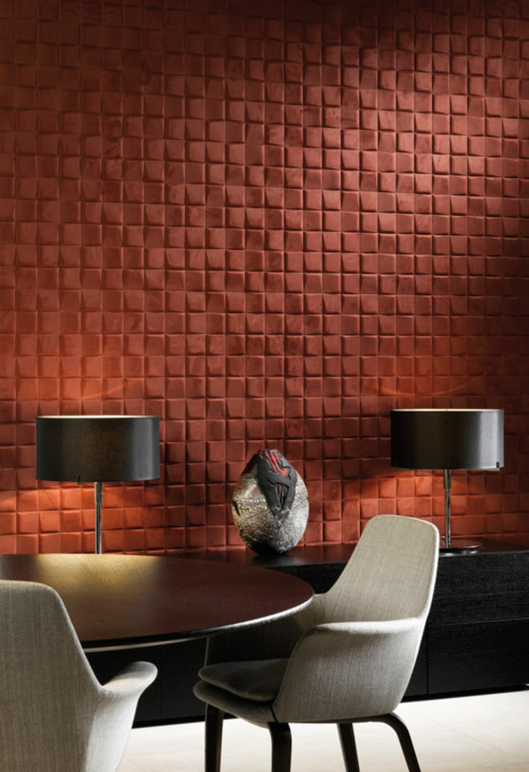 חיפוי קיר אדום רובי, עילית הלבשה לבית. צילום: arte studio