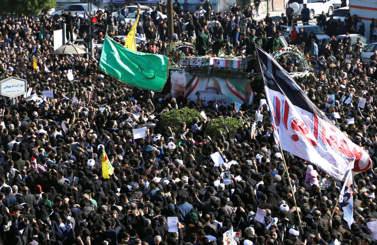 הלוויית קאסם סולימאני באיראן (צילום: רויטרס)