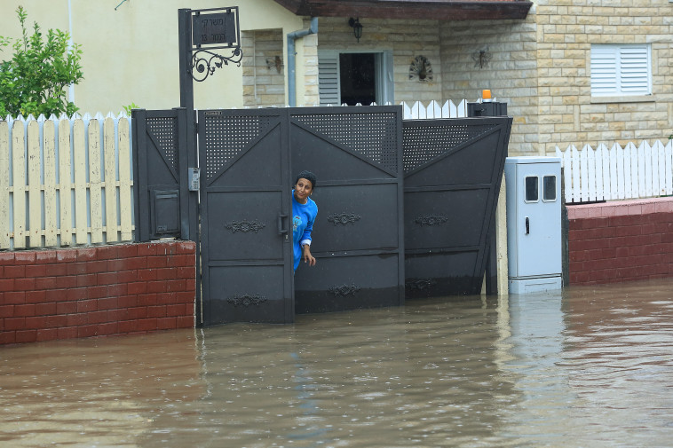 הצפות באשקלון, 2015. צילום: אדי ישראל, פלאש 90