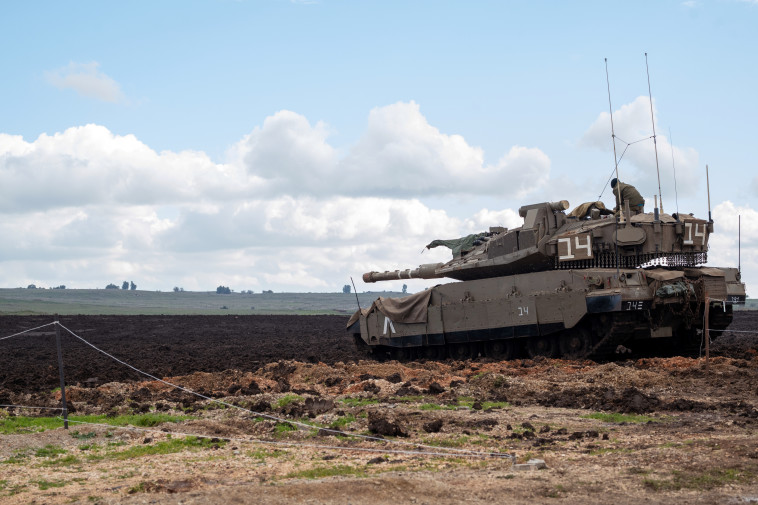 טנק צה''ל ברמת הגולן (צילום: REUTERS/ Hamad Almakt)